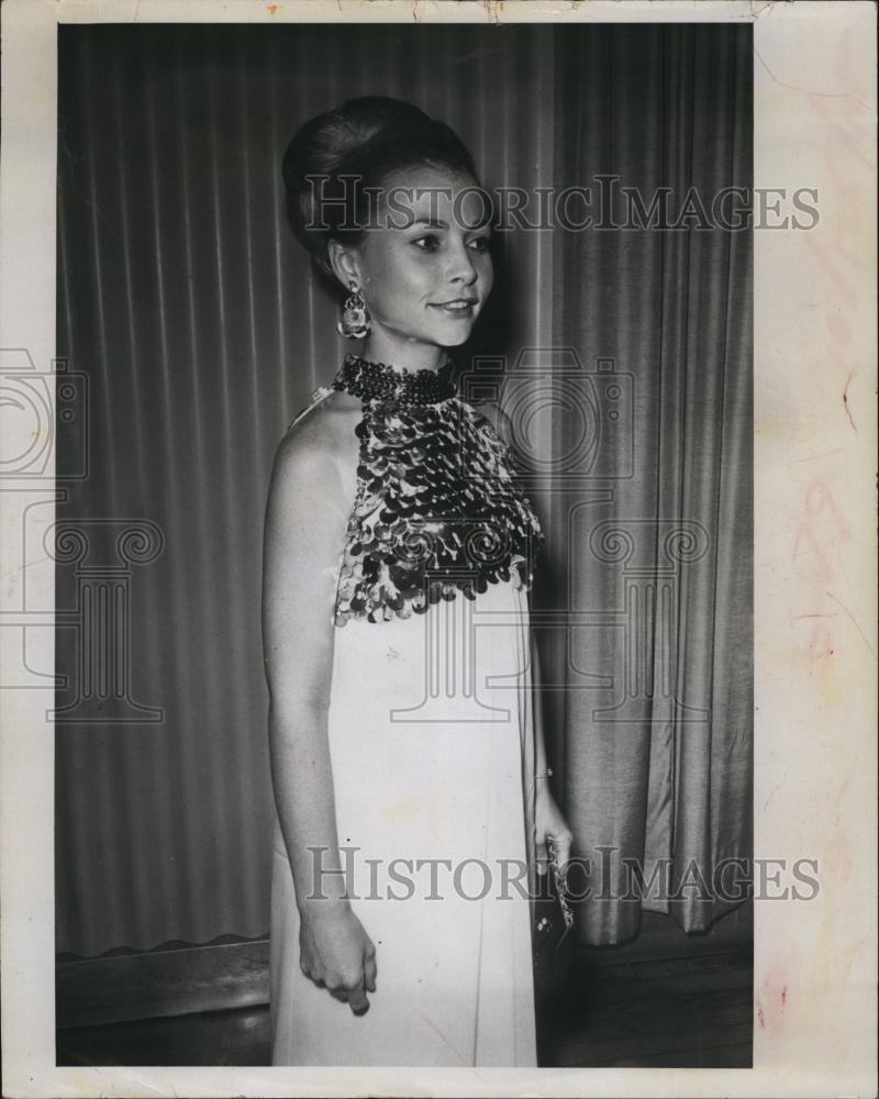 1972 Press Photo Mrs William Thomas, Socialite - RSL91705 - Historic Images