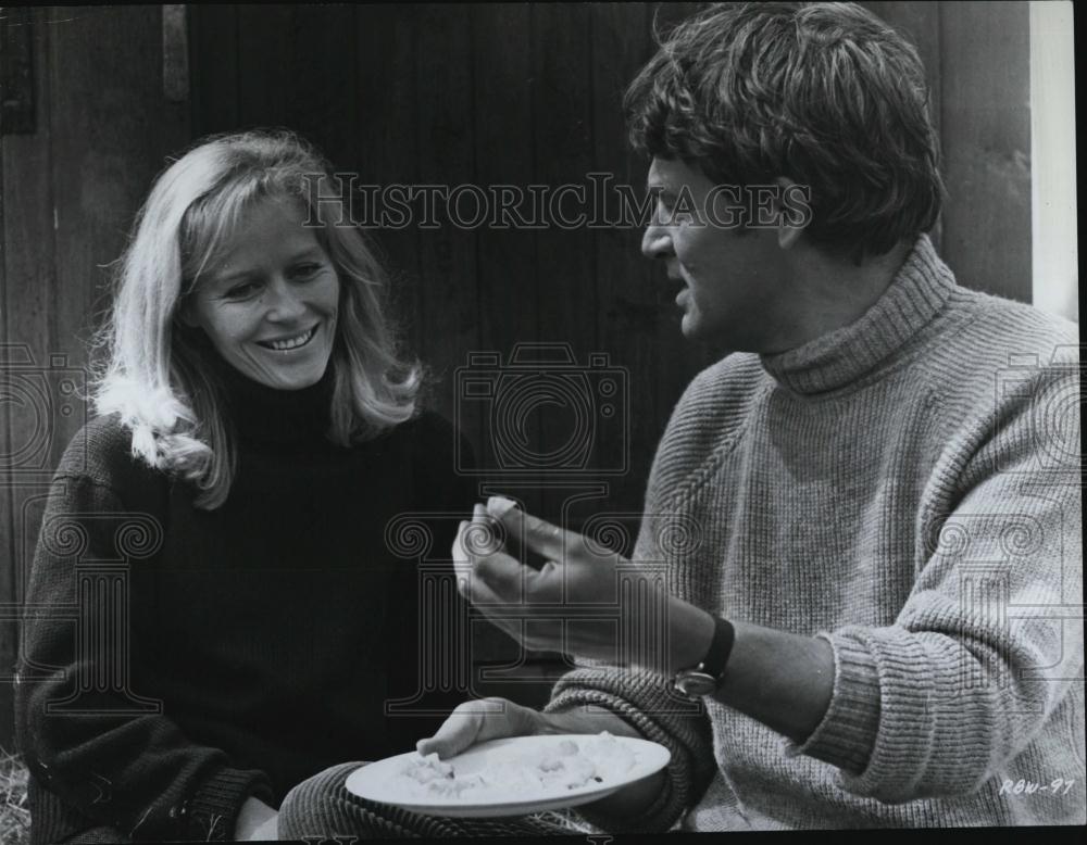 1969 Press Photo Virginia Mckenna Bill Travers in Ring of Bright Water - Historic Images