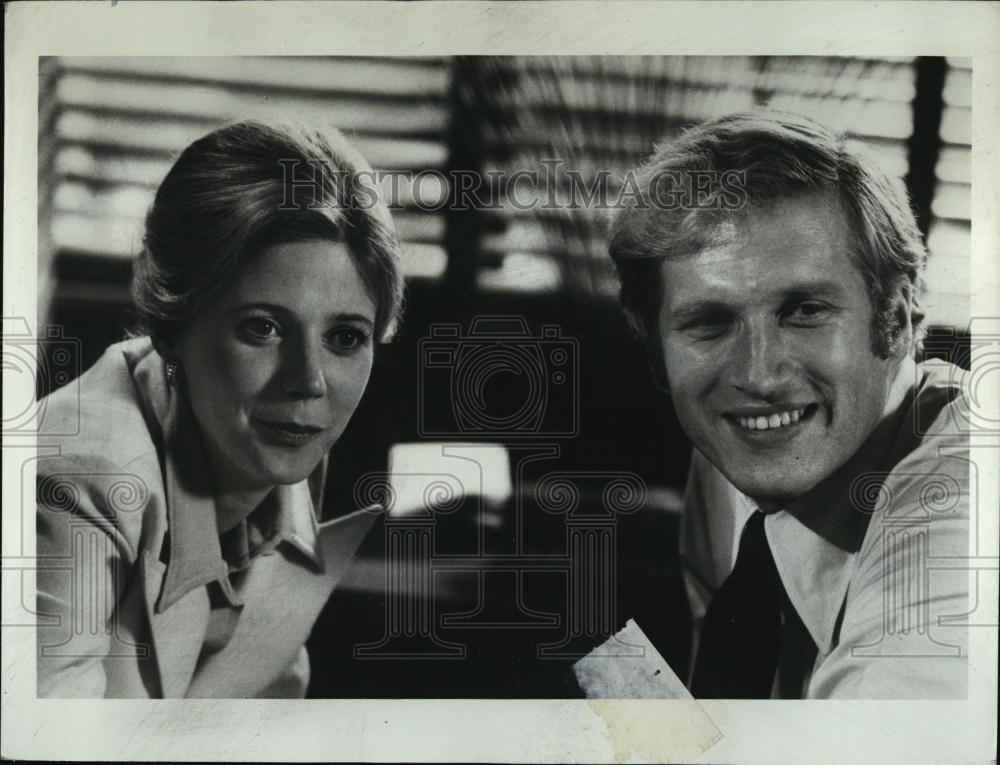 1973 Press Photo Blythe Danner and Ken Howard in &quot;Adam&#39;s Rib&quot; - RSL07835 - Historic Images