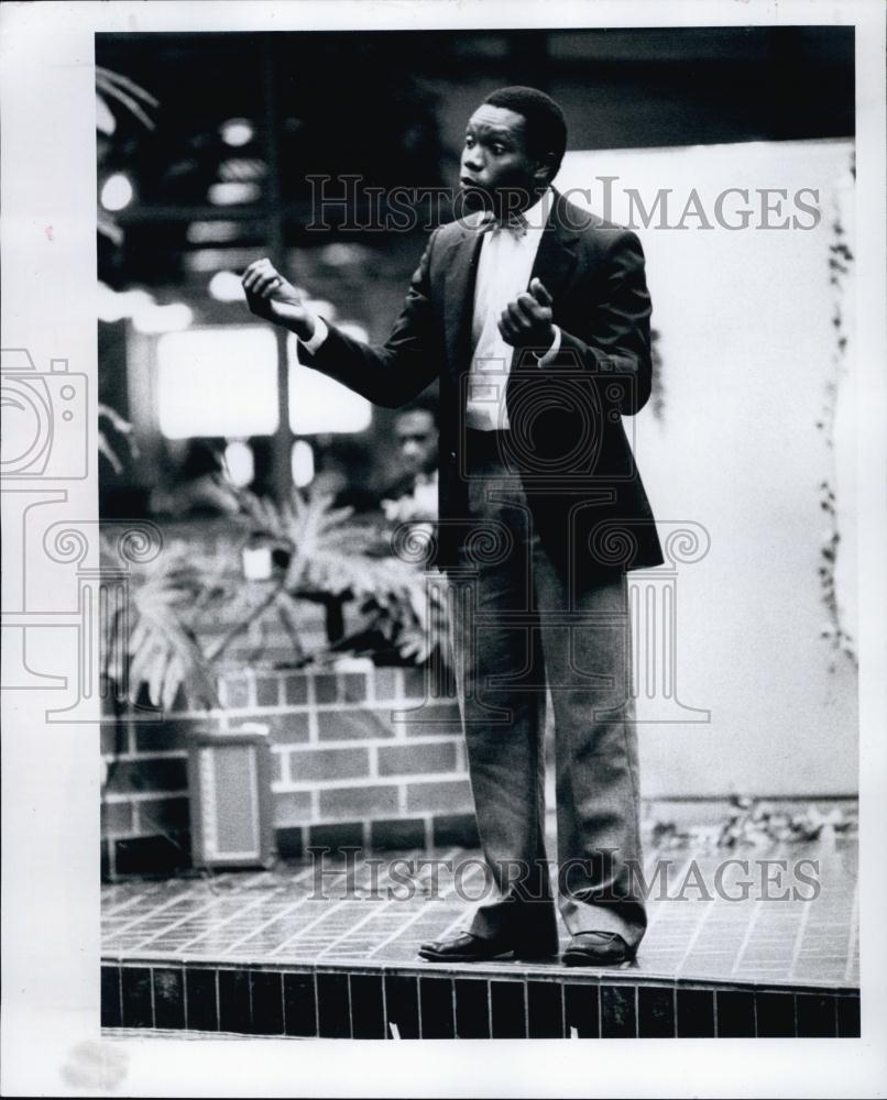 1981 Press Photo Marlon Julian recitation Othello - RSL65129 - Historic Images