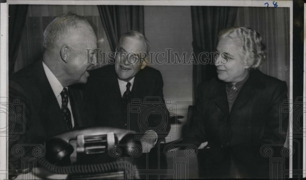 Press Photo Mrs Vijayaakshmi Pandit &amp; President Eisenhower - RSL96653 - Historic Images