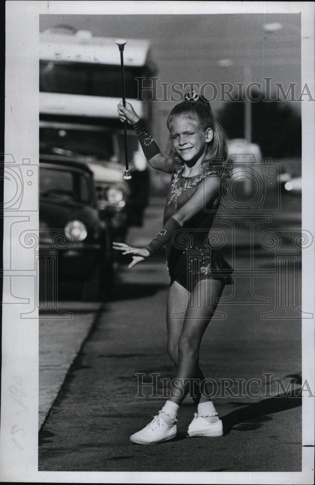 1977 Press Photo Tami Anne Pankratz, Baton Twirler - RSL94639 - Historic Images