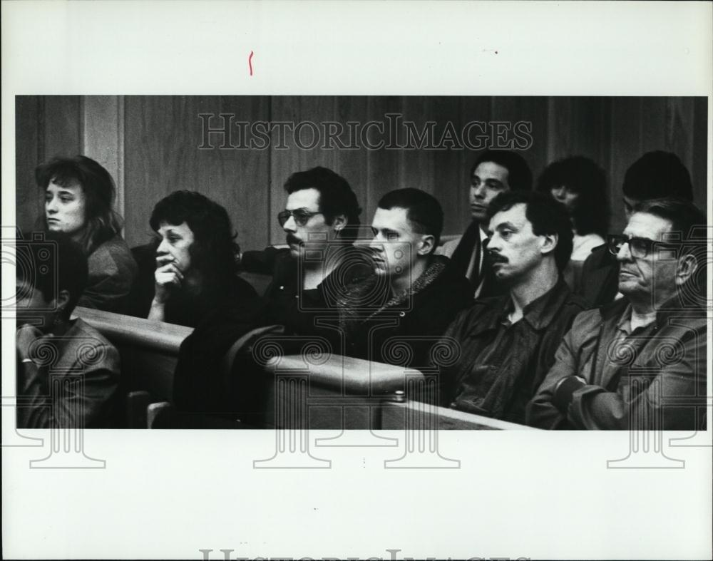 1993 Press Photo Jason Robinson Murder Victim Family at Suspects Arraignment - Historic Images