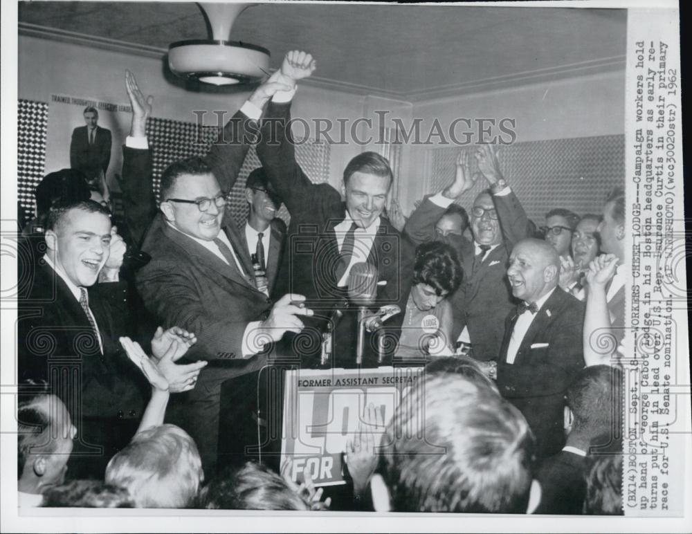 1962 Press Photo George Cabot Lodge Boston headquarters lead over US Rep Curtis - Historic Images