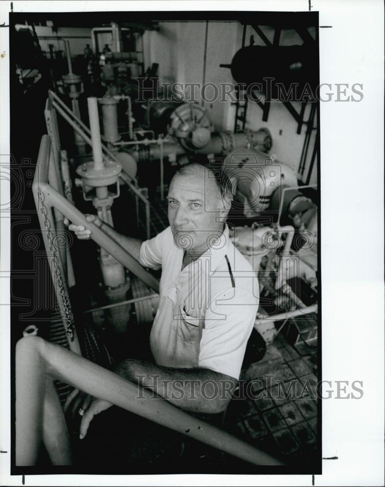 1990 Press Photo Del Sable Water Plant Supervisor Pinellas County - RSL65493 - Historic Images