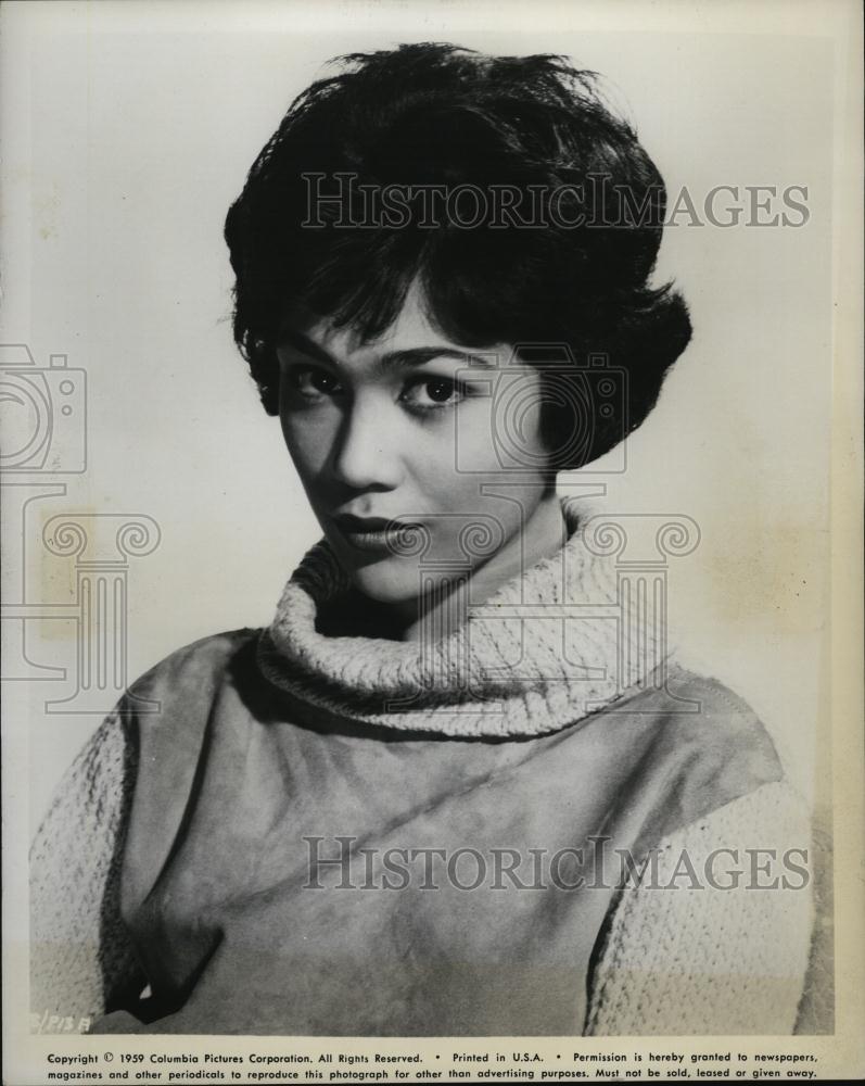 1959 Press Photo Edwina Carroll Stars In &quot;Yesterday&#39;s Enemy&quot; - RSL42763 - Historic Images