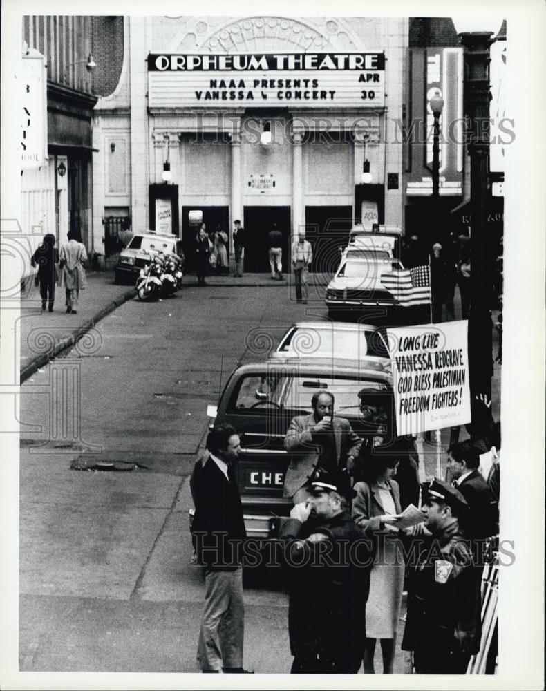 1982 Press Photo Actress Vanessa Redgrave in Boston - RSL01359 - Historic Images