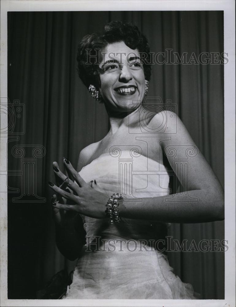 1958 Press Photo Popular Soprano Miss Kay Willis At Yule Concert - RSL93697 - Historic Images