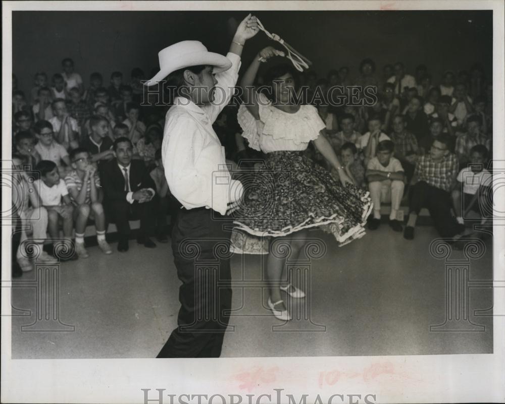 1968 Press Photo Neyla Cidalia Charris dancing western - RSL95461 - Historic Images