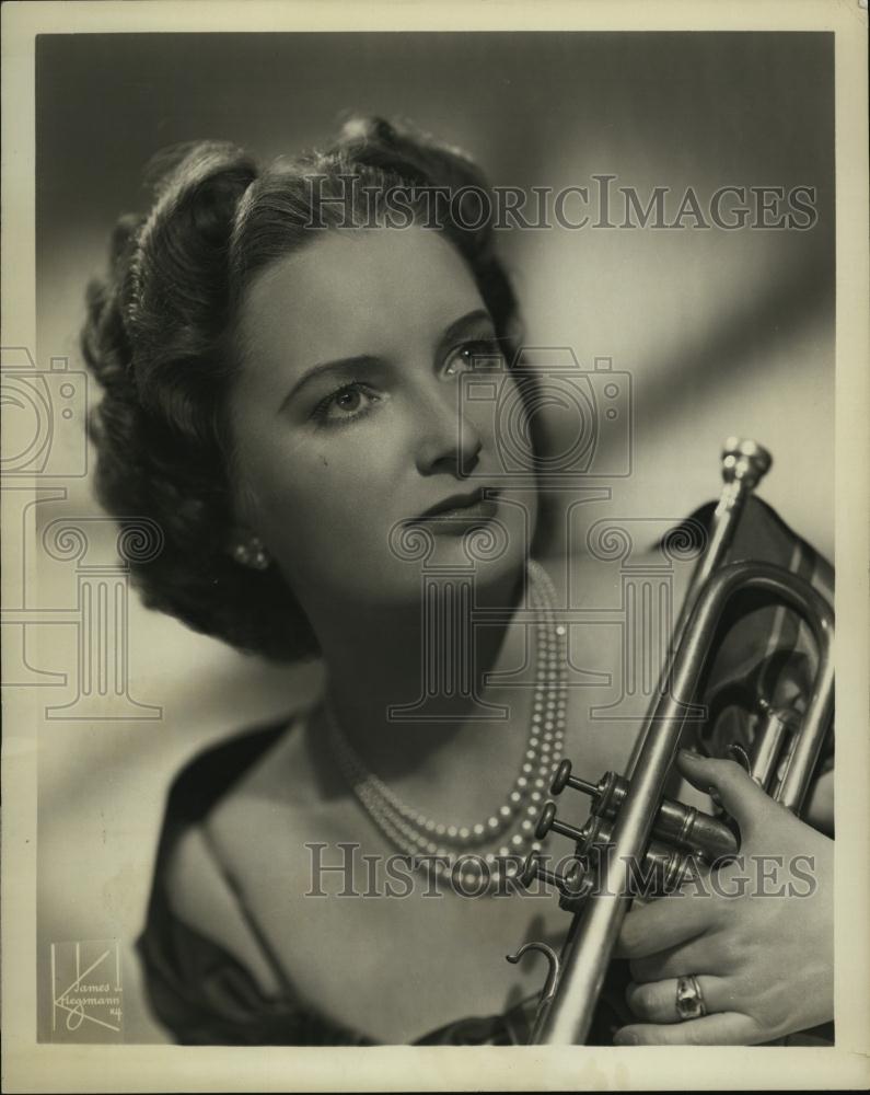 1946 Press Photo Leona May Smith, Famed Trumpet Virtuoso - RSL43101 - Historic Images