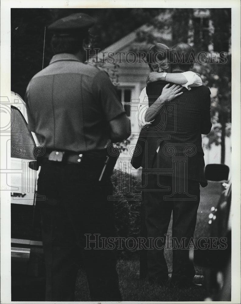 1990 Press Photo Uncle, Friend of Boston Murder Victim Hug, Cry - RSL41609 - Historic Images