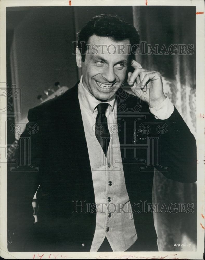 1967 Press Photo Comedian Mort Sahl - RSL65475 - Historic Images