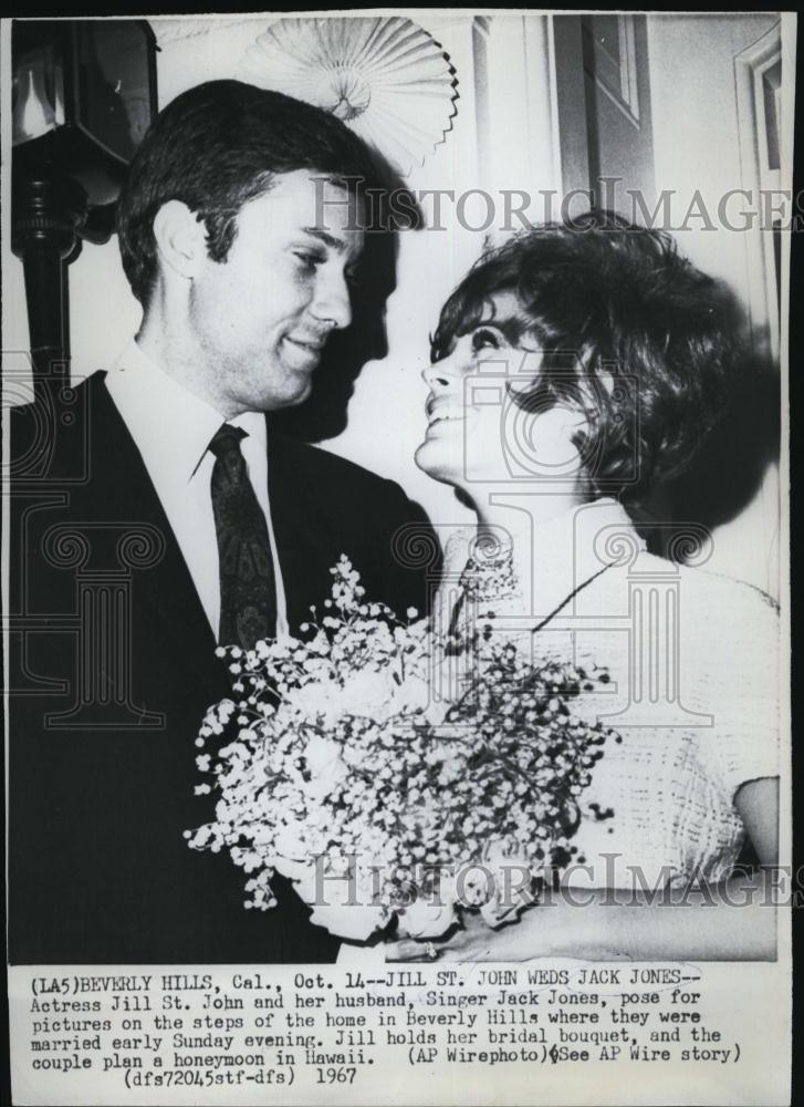 1967 Press Photo Actress Jill St John Marries Singer Jack Jones - RSL84069 - Historic Images