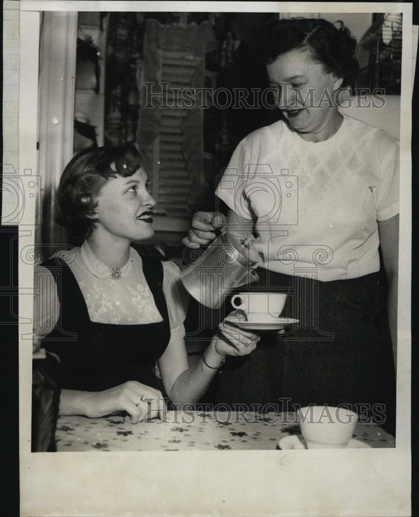 1955 Press Photo Stella Lambert Woman Juror Maitland Fraud Case Daught ...