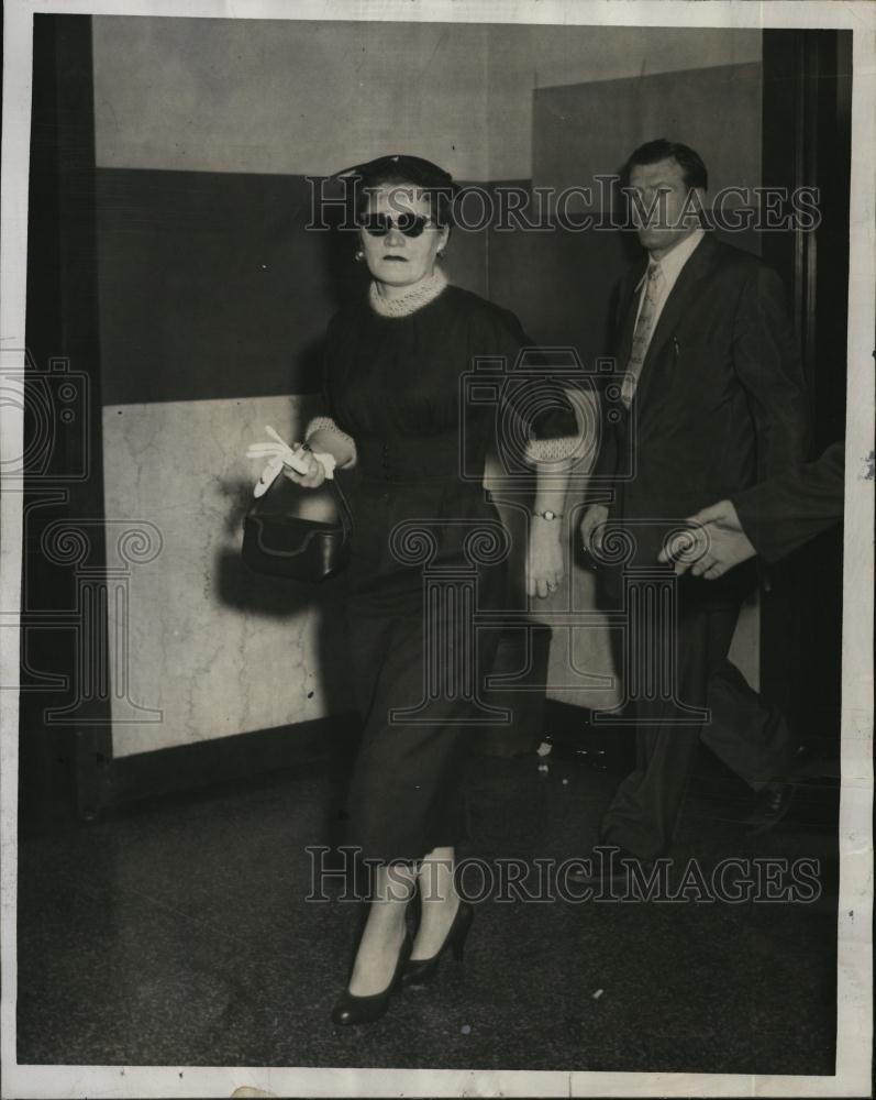 1956 Press Photo Madeline Cook Defense Witness Attends Court Hearing - RSL41723 - Historic Images