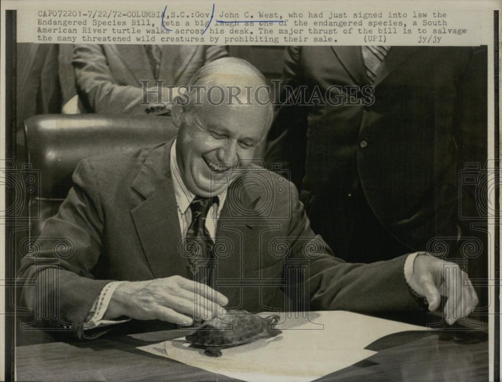 1972 Press Photo John C West, Governor South Carolina, Endangered Species Bill - Historic Images