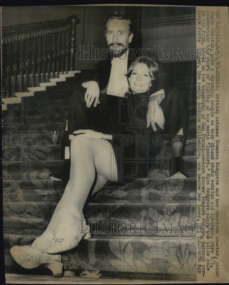 1967 Press Photo British Actress Vanessa Redgrave and her co-star Jason Robards - Historic Images