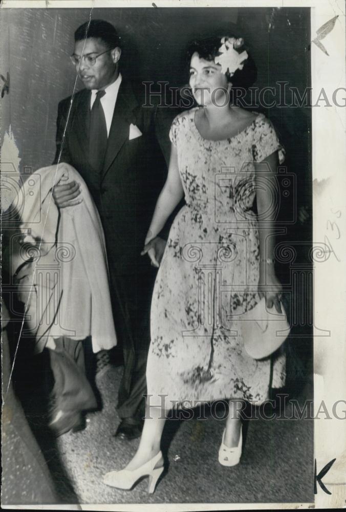 1949 Press Photo Newlyweds Paul Robeson Jr & wife Marilyn - RSL02193 - Historic Images