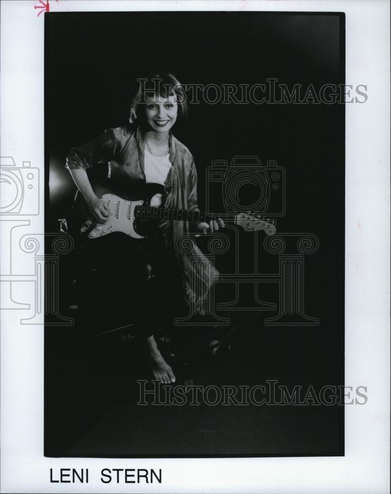 1998 Press Photo Leni Stern Musician Guitarist - RSL80243 - Historic Images