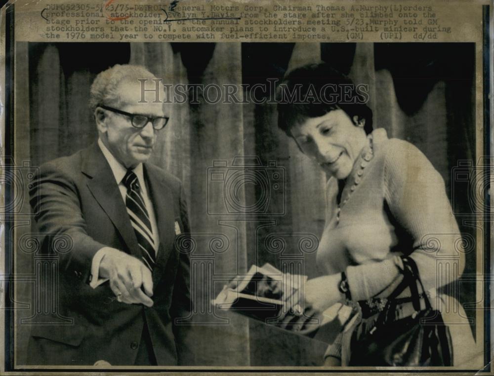 1975 Press Photo General Motors Chairman Thomas A Murphy &amp; Evelyn Day - Historic Images