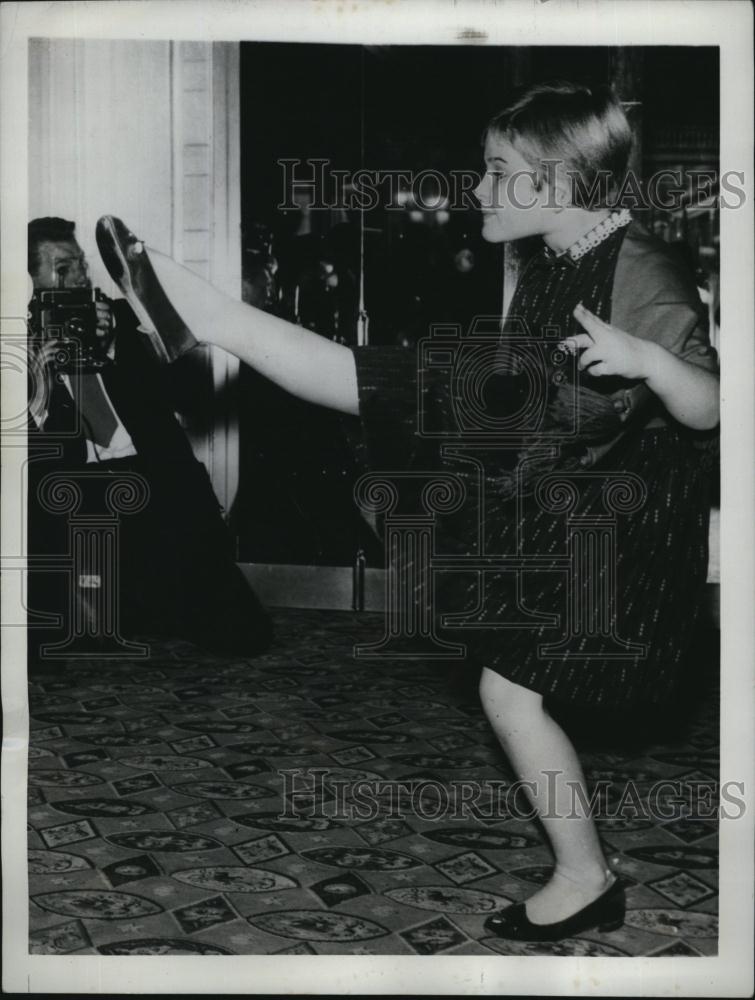 1956 Press Photo Actress Portland Mason at her home - RSL78233 ...