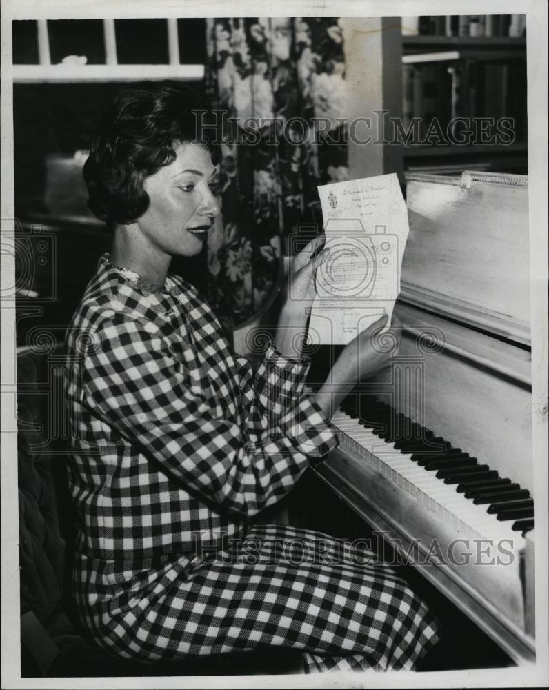 1960 Press Photo Atty Mrs Dorothy Farnsworth - RSL45313 - Historic Images