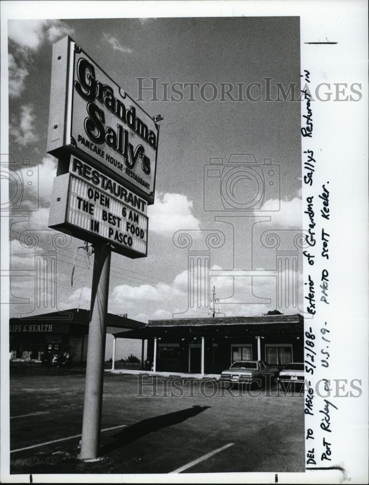 1988 Press Photo Grandma Sally&#39;s Restaurant on US 19 Port Richey - RSL92561 - Historic Images