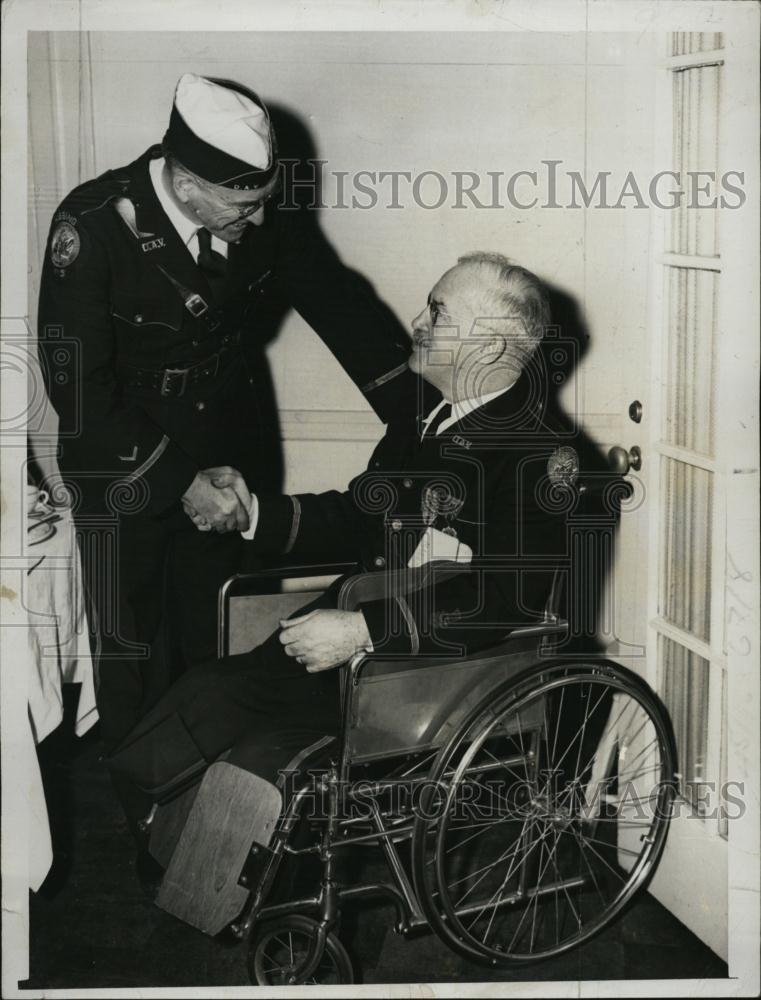 1947 Press Photo Joseph Golobt National Commander Disabled Veterans With Farley - Historic Images