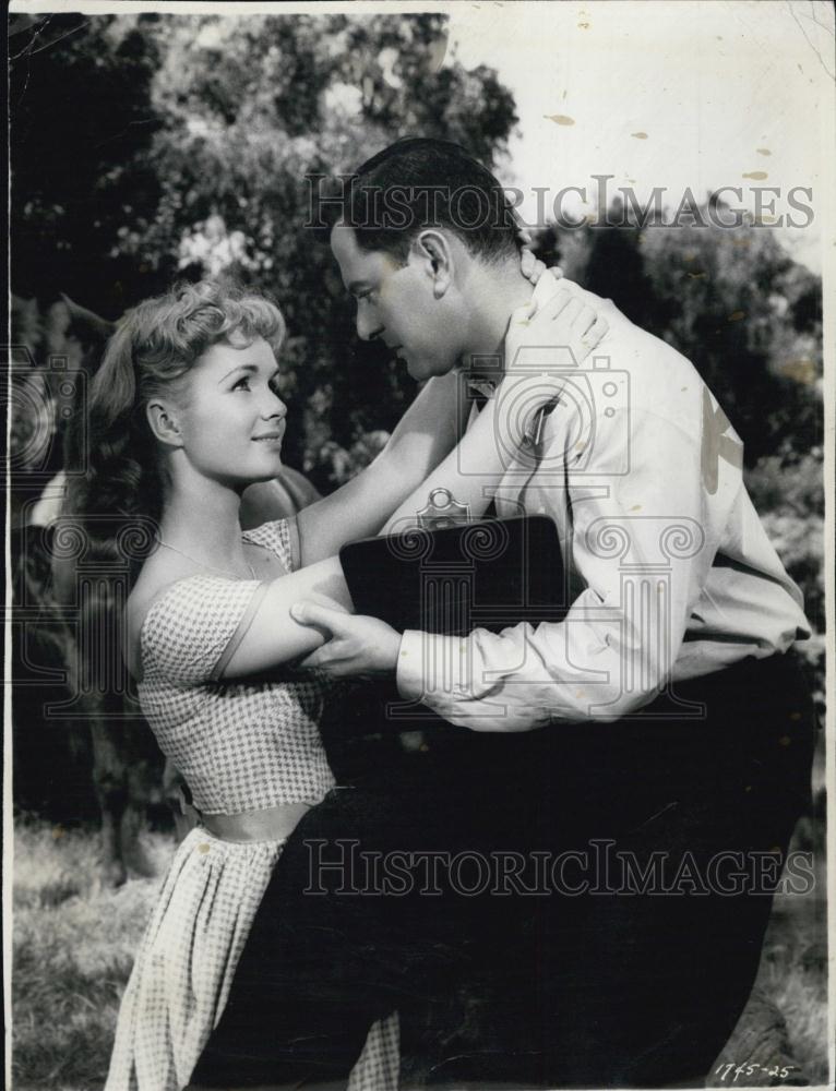 1959 Press Photo Actress Debbie Reynolds Tony Randall Movie The Mating Game - Historic Images