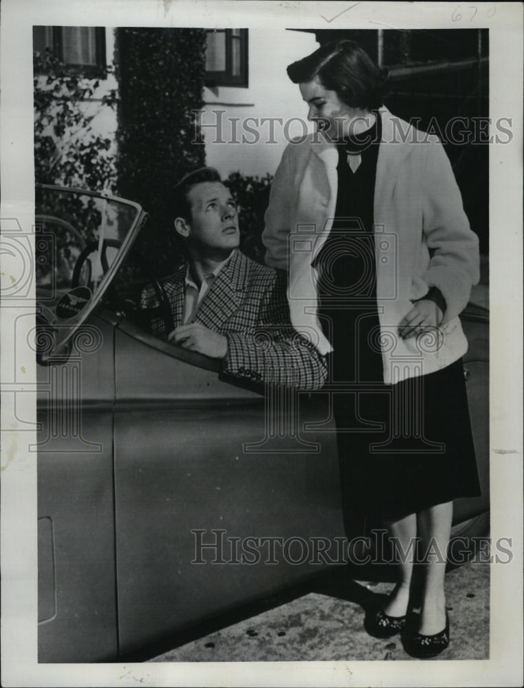 1953 Press Photo Irish actress Audrey Dalton and Fiancee Jim Brown, UCLA player - Historic Images