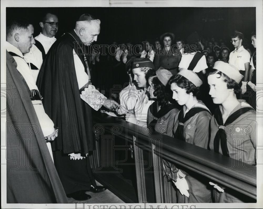 1957 Press Photo Most Rev EF MacKenzie &amp; Girl Scouts ceremony in Boston - Historic Images