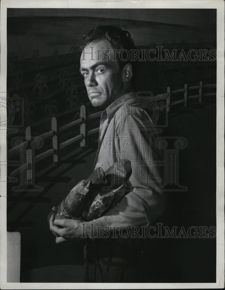 1949 Press Photo Actor Henry Clarke In &quot;Jud Fry&quot; - RSL44939 - Historic Images