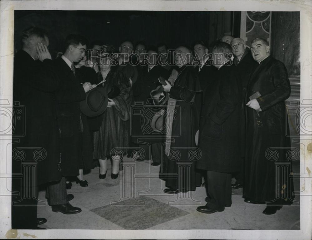 1946 Press Photo Cardinal Spellman Conducting Tour In Rome - RSL85923 - Historic Images