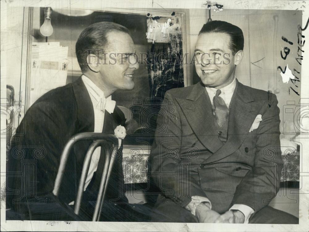 1940 Press Photo John Lodge with brother Sen Henry Cabot Lodge at Theatre - Historic Images