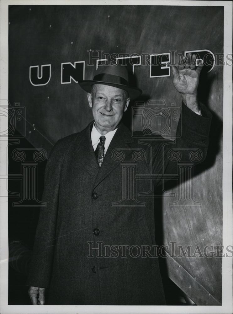 1954 Press Photo Carl G Weiss, retired engineer, Boy Scouts official - Historic Images