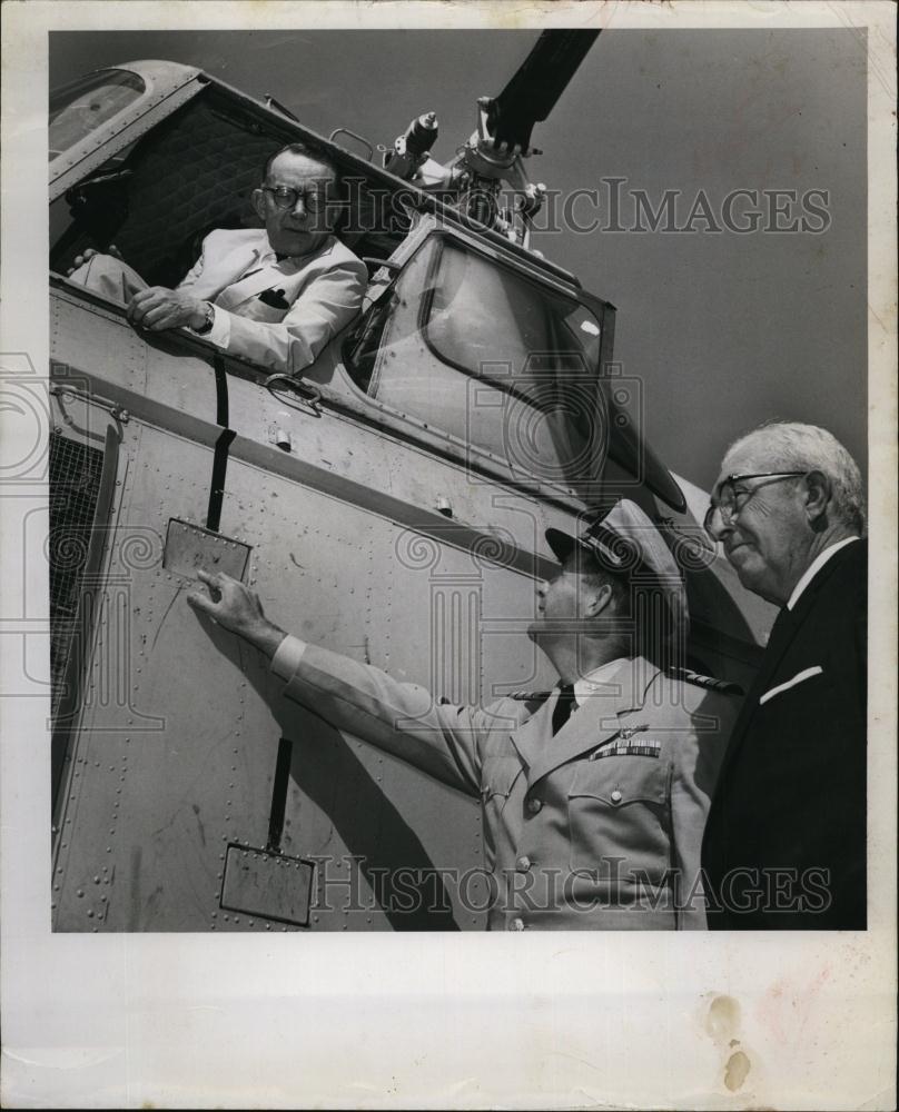 1957 Press Photo Asst Secretary of Treasury in Cockpit David Kendall - Historic Images