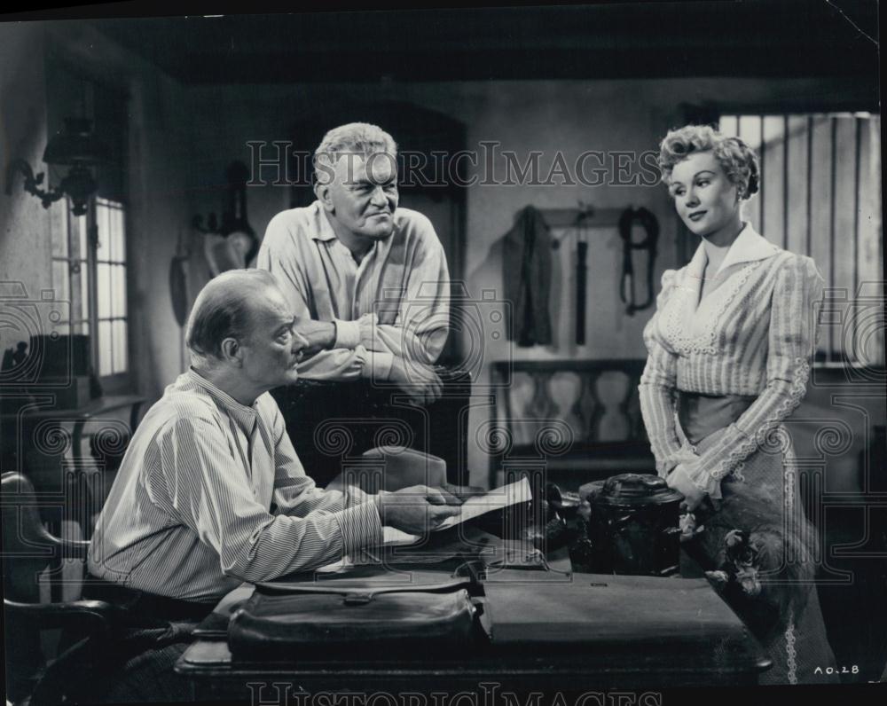 1953 Press Photo Virginia Mayo, Robert Keith, Jay Flippen &quot;Devil&#39;s Canyon&quot; - Historic Images