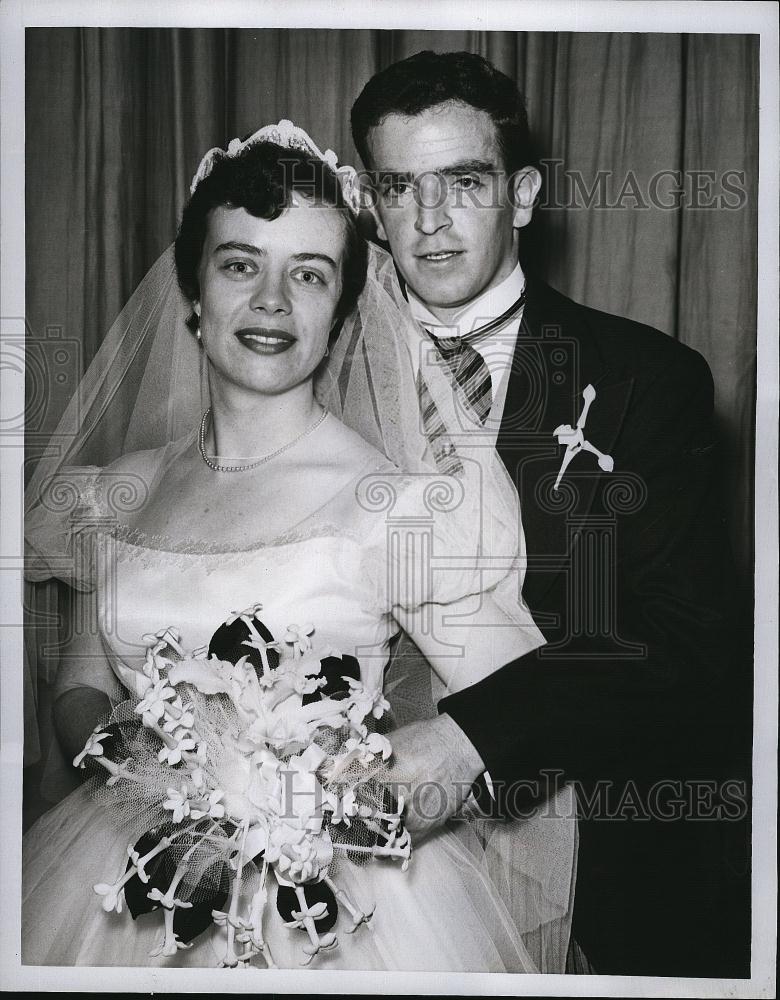 1958 Press Photo Mr &amp; Mrs Donald Oulton at St Mary&#39;s of the Assumption Church - Historic Images