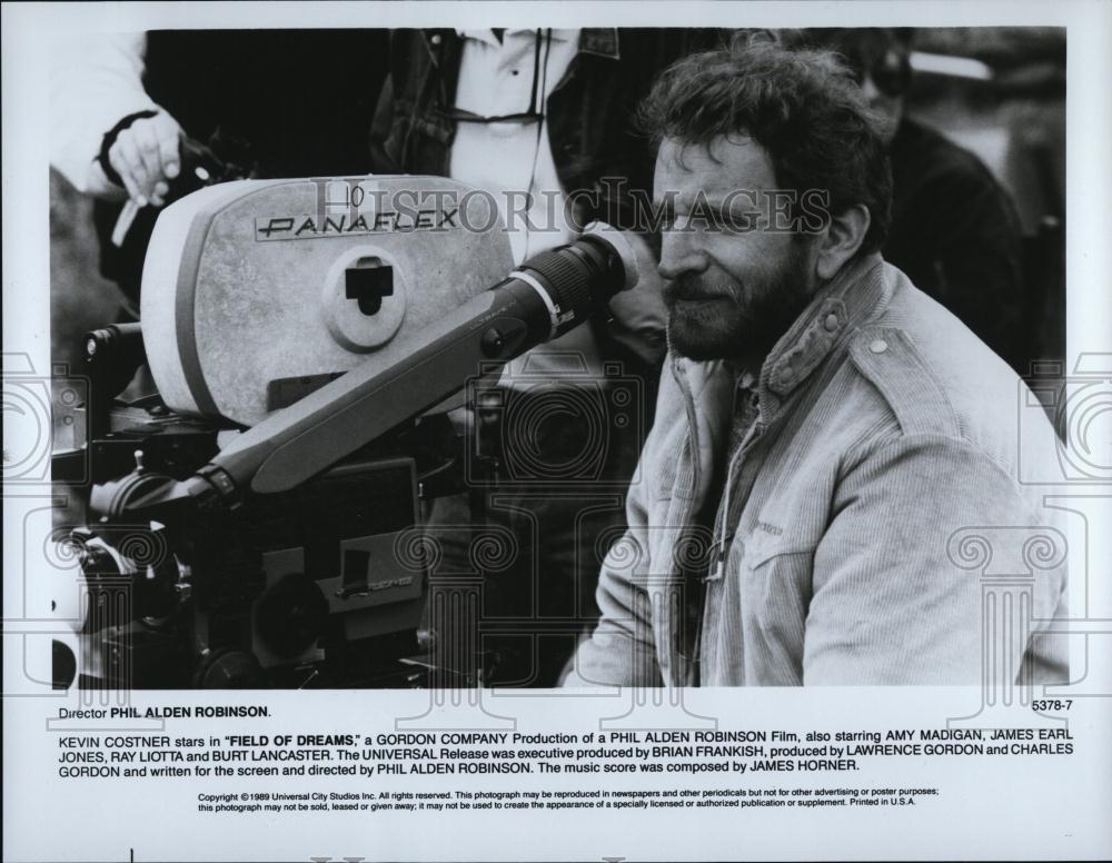 1989 Press Photo Phil Alden Robinson, Director of &quot;Field of Dreams&quot; - RSL08111 - Historic Images