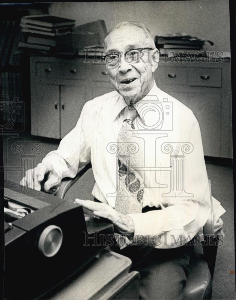 1976 Press Photo Charles Miley, Longtime Newspaper Man - RSL64195 - Historic Images