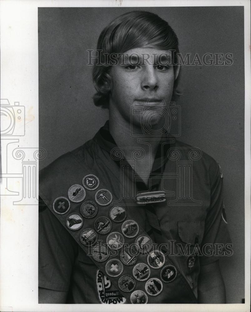 1973 Press Photo Doug Palsha and Eagle Scouts Awards Troop 294 - RSL94697 - Historic Images