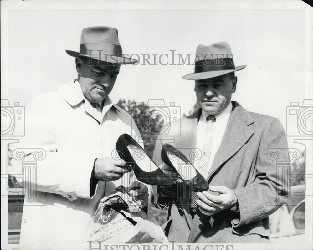 1957 Press Photo Chief Lt Joseph Simmons - RSL06237 - Historic Images