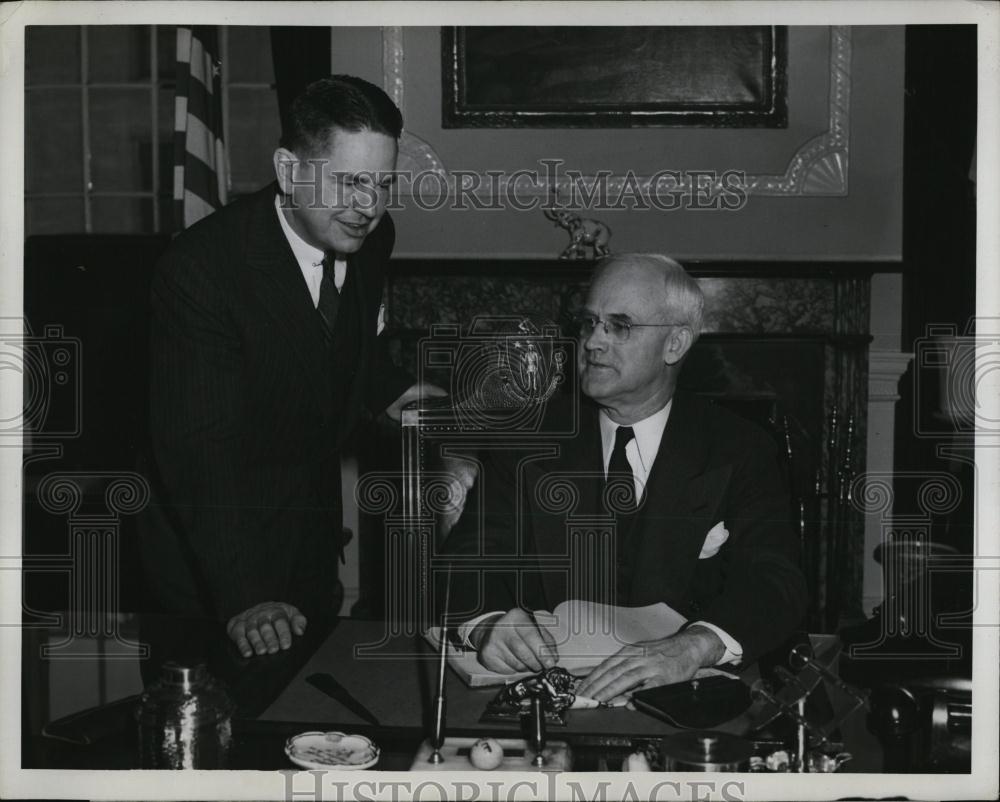 1948 Press Photo MA Governor Robert Bradford And Utah Senator Arthur Watkins - Historic Images