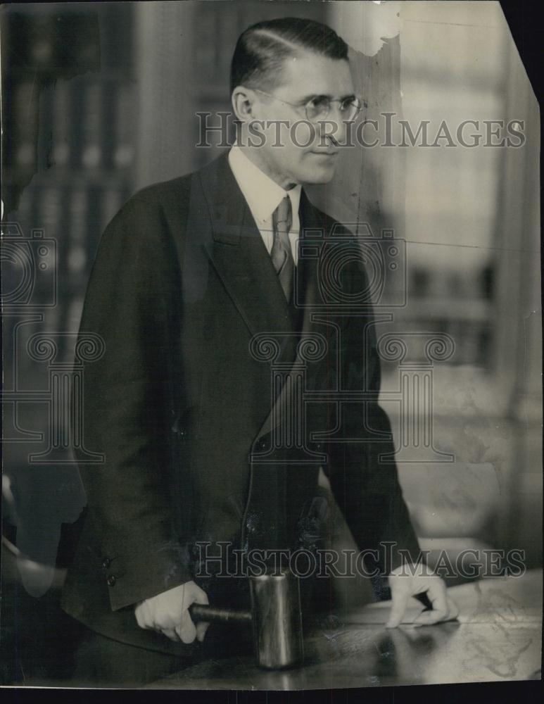 1930 Press Photo Attorney General Joseph E Warner With Mallet - RSL03313 - Historic Images