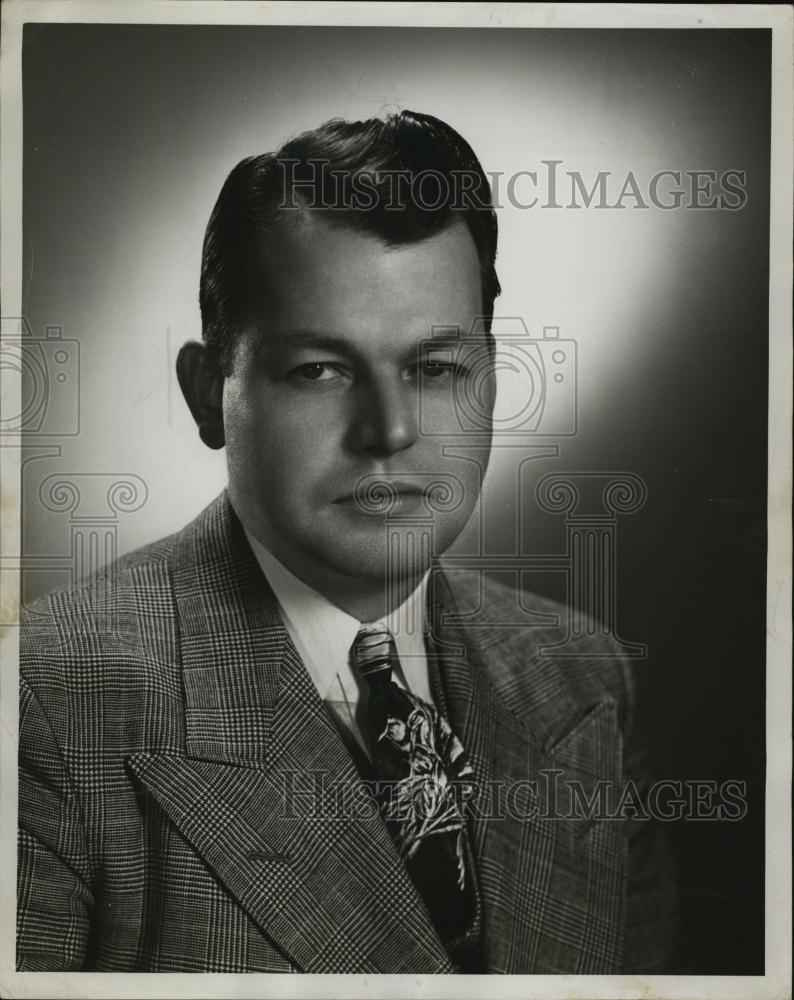 Press Photo Geoffrey L Pippette Chairman public information committee - Historic Images