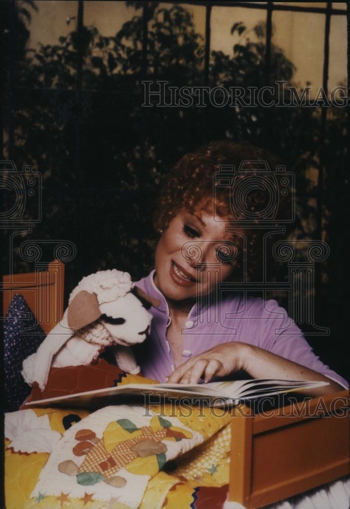 Press Photo Shari Lewis Lamb Chop puppet - RSL46749 - Historic Images
