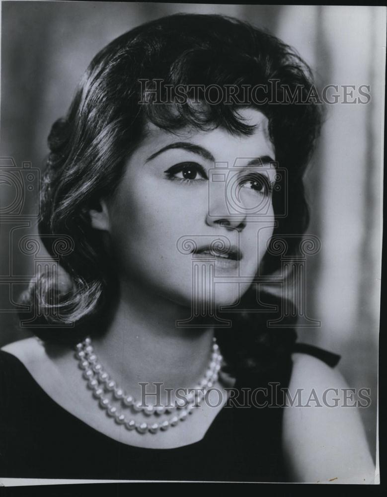 1964 Press Photo Linda Marsh in &quot;Hamlet&quot; - RSL78949 - Historic Images