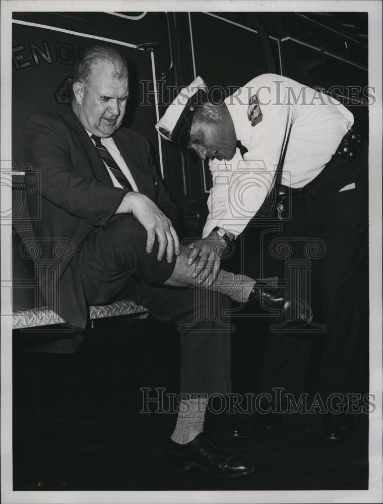 1964 Press Photo Police Officer Charles Sandilli, Irvin Flanagan of Melrose - Historic Images