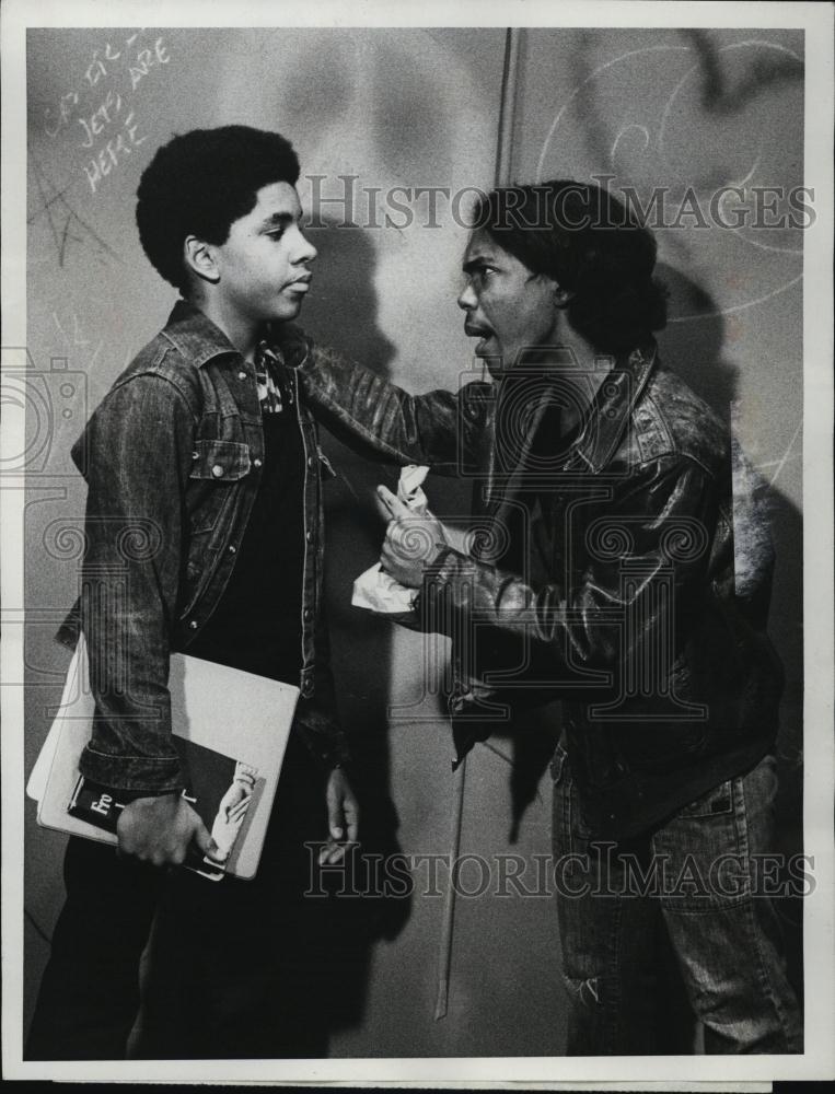 1975 Press Photo Ralph Carter, Douglas Grant Good Times Actors - RSL43037 - Historic Images