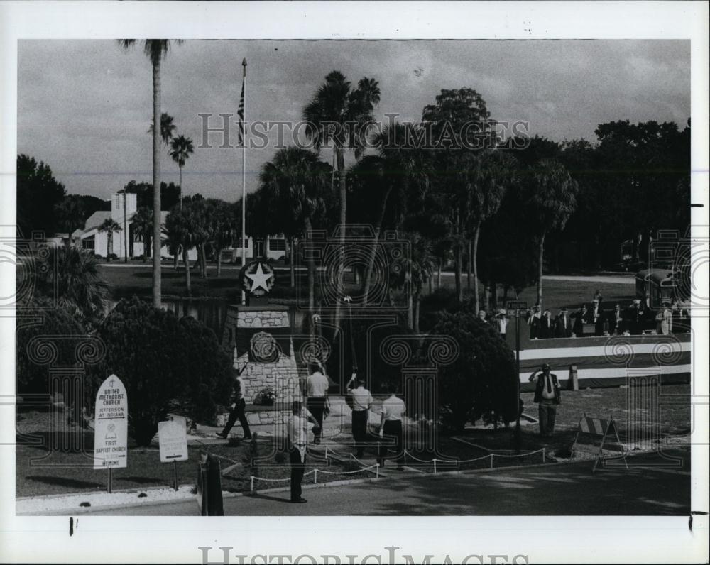 1986 Press Photo Veterans Day Monument, American Legion Post 79, New Port Richey - Historic Images